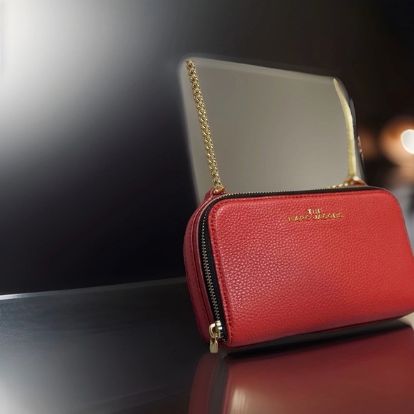 Marc Jacobs The Leather Crossbody Bag Deep Red With Gold Chain Strap - Picture 4 of 13